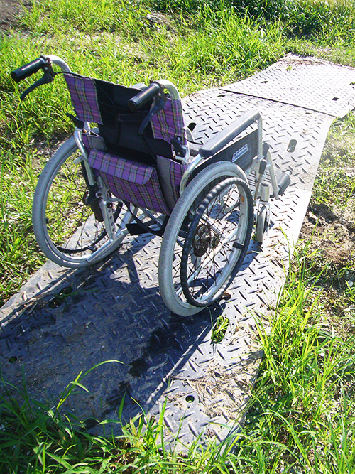 車椅子の通路としての使用例