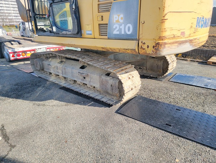 敷板耐久性 プラシキ耐久性 シキイタの耐久 プラシキの耐久 シキイタ耐荷重 プラシキ耐荷重 耐荷重 耐久性 シキイタ プラシキ 敷板 敷鉄板 プラボード プラ版 プラバンプラシキ使い方 プラボードの使い方 反保ダム 田んぼダム 側溝板 溝板 側溝 マンホール 積算 高耐久敷板 耐油製品 ケミカルマジック